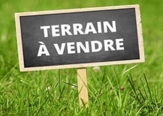 TERRAIN A VENDRE